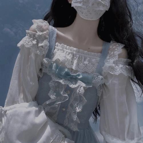 穿黑衣的女孩
